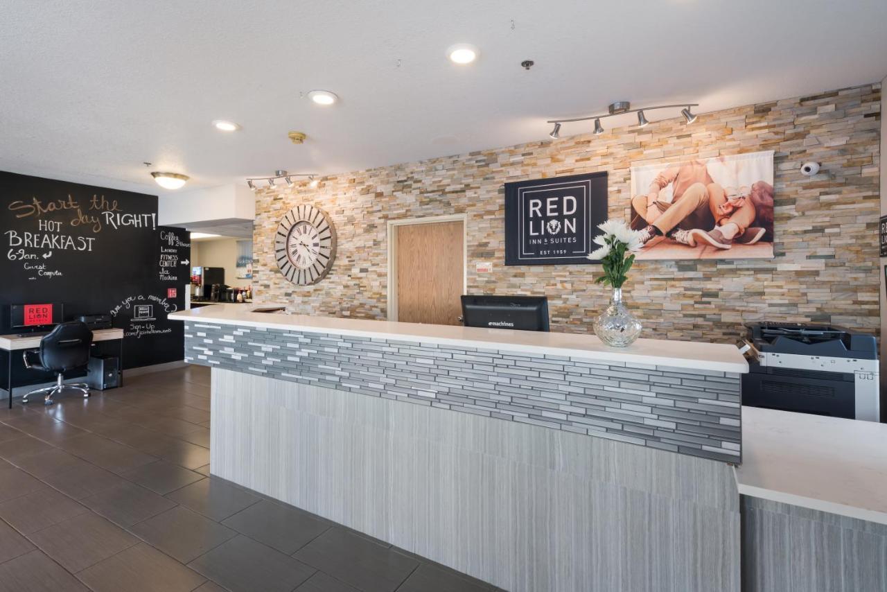 Red Lion Inn & Suites Kennewick Tri-Cities Exterior photo