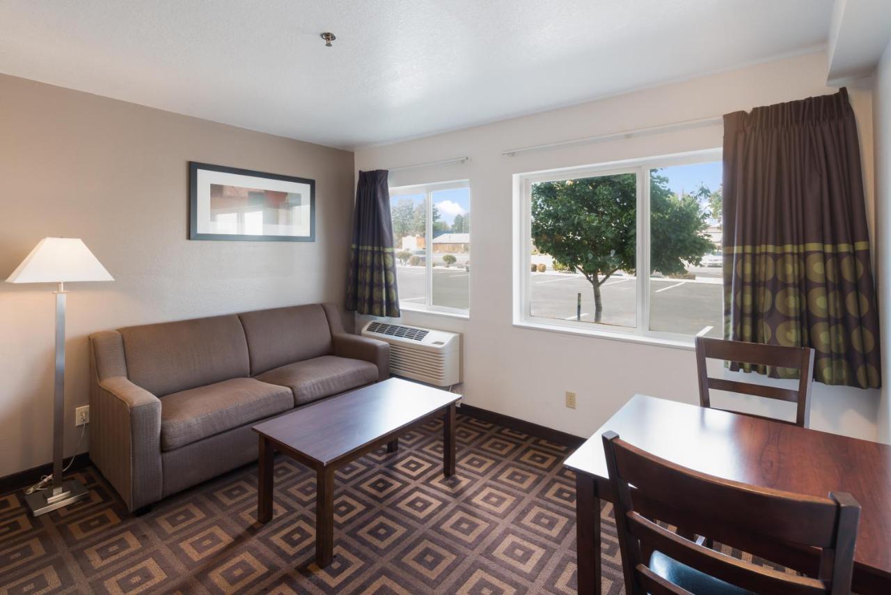 Red Lion Inn & Suites Kennewick Tri-Cities Exterior photo