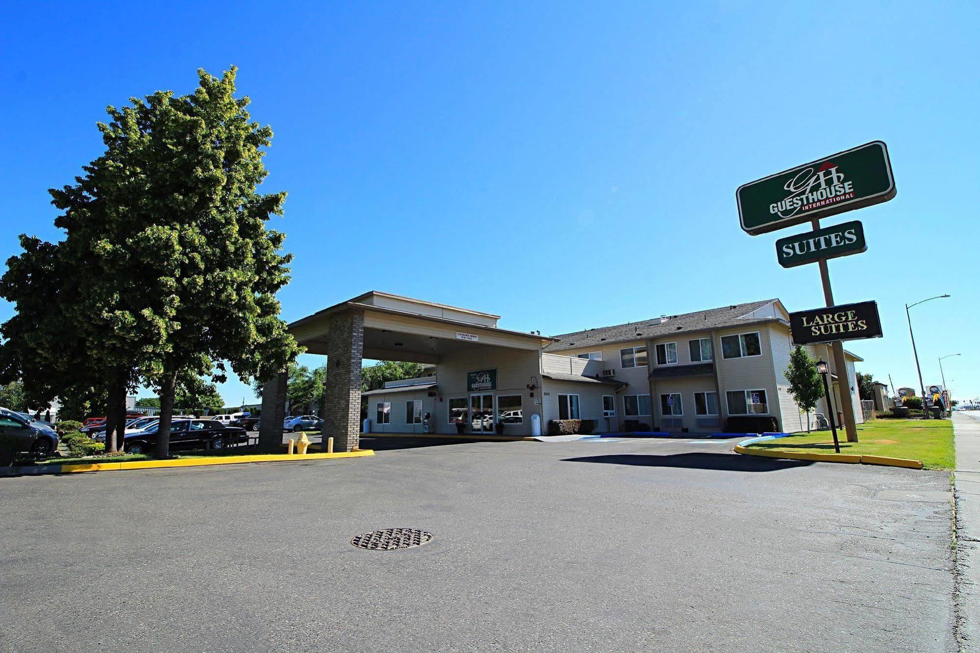 Red Lion Inn & Suites Kennewick Tri-Cities Exterior photo
