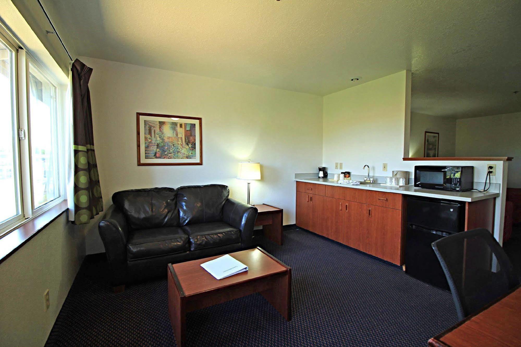 Red Lion Inn & Suites Kennewick Tri-Cities Exterior photo
