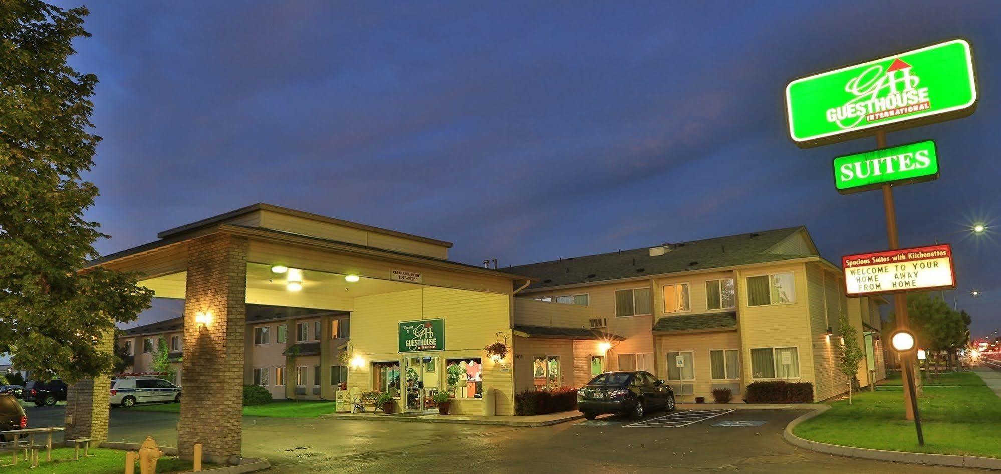 Red Lion Inn & Suites Kennewick Tri-Cities Exterior photo